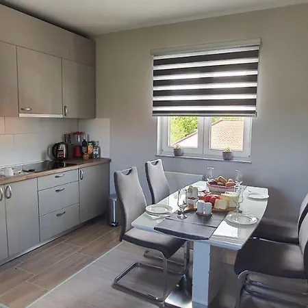 Apartmani Fenestra Tesla I Faust Otocac Exterior photo