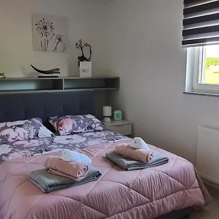 Apartmani Fenestra Tesla I Faust Otocac Exterior photo
