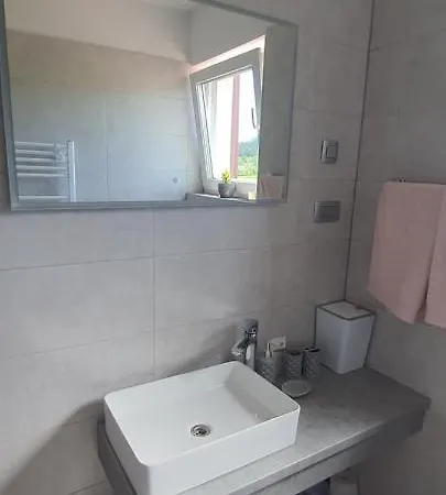 Apartmani Fenestra Tesla I Faust Otocac Exterior photo
