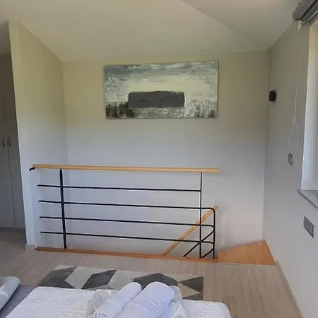 Apartmani Fenestra Tesla I Faust Otocac Exterior photo