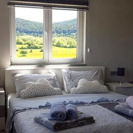 Apartmani Fenestra Tesla I Faust Otocac Exterior photo