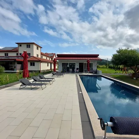 Apartmani Fenestra Tesla I Faust Otocac Exterior photo